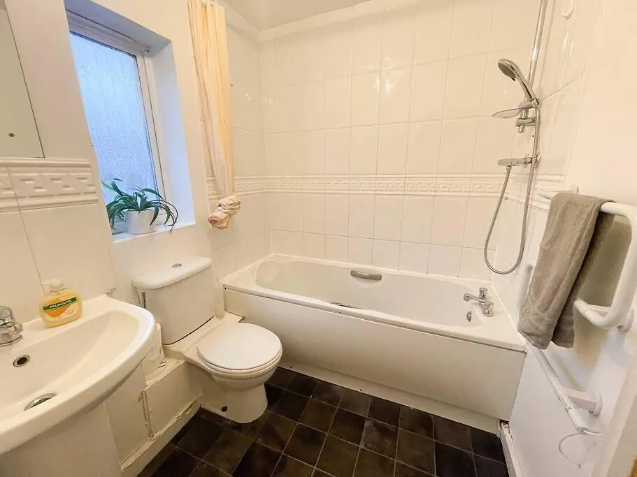 Cosy One Bedroom Flat In London